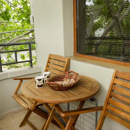 Апартаменти Modern Comfort In With Workspace By Flat Mаnаger *