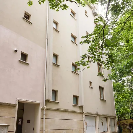 Modern Comfort In With Workspace By Flat Mаnаger Lejlighed Varna