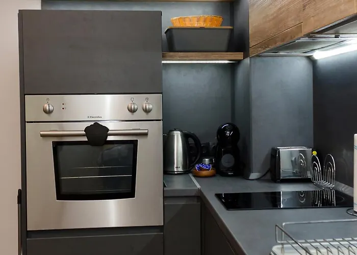 Modern Comfort In With Workspace By Flat Mаnаger Varna